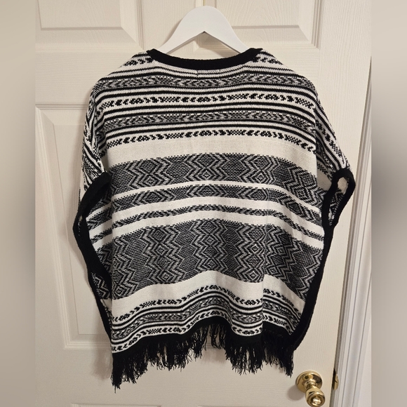 Arizona Jeans Black And White Western Poncho With Fringe Size Large - Picture 4 of 5